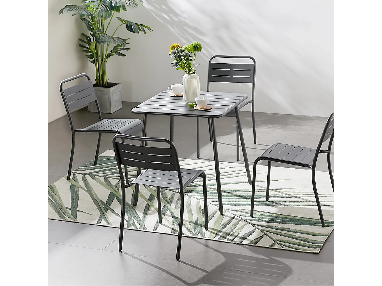 Ensemble table + chaises gris foncé 4 places BERGAME