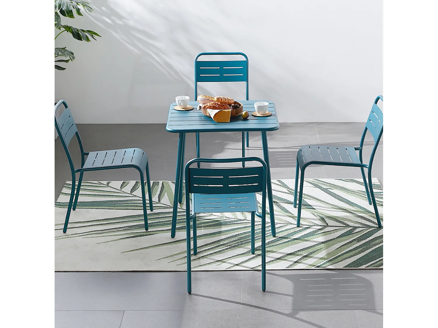 Conjunto de Mesa e Cadeiras em Aço Azul para 4 Pessoas Bergame