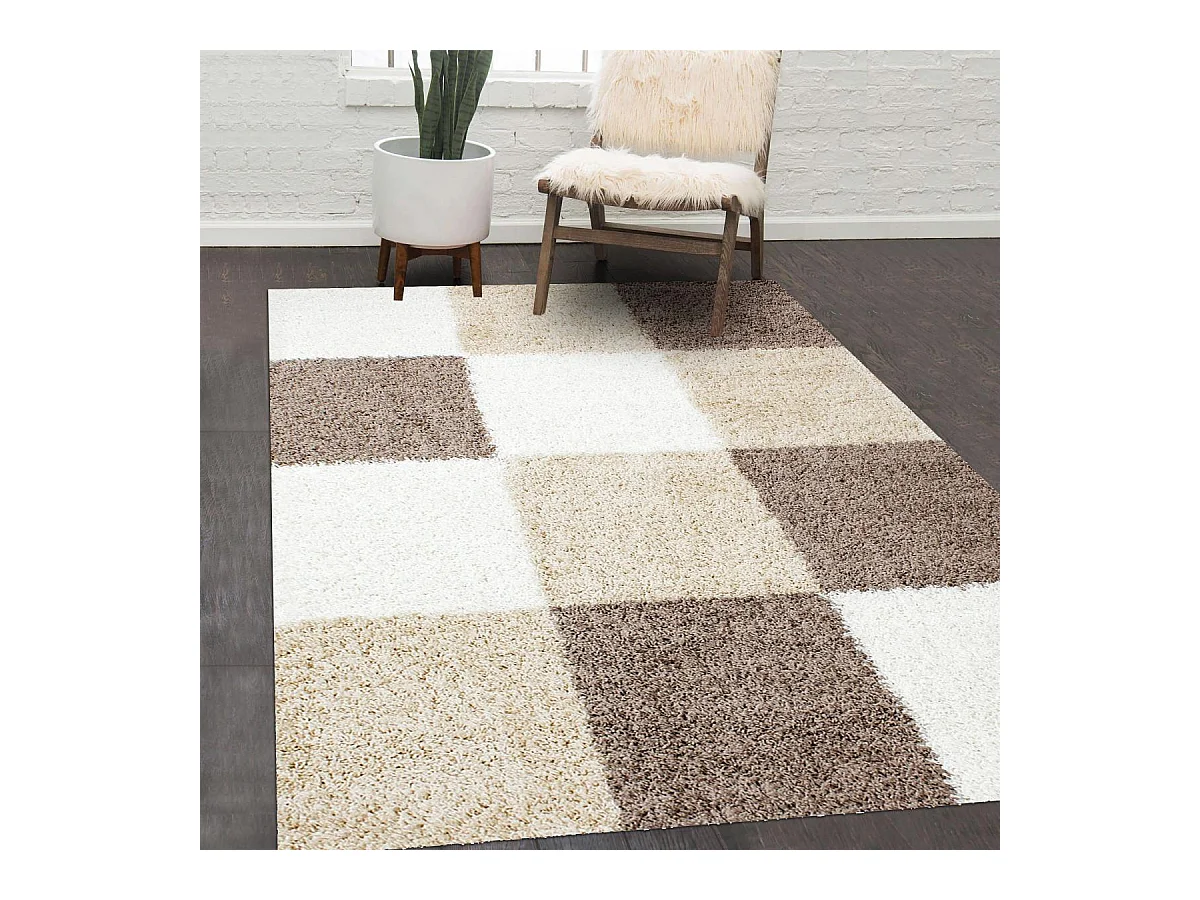 Tapis poils longs shaggy 160x230 rectangle tissé beige et marron motif damier