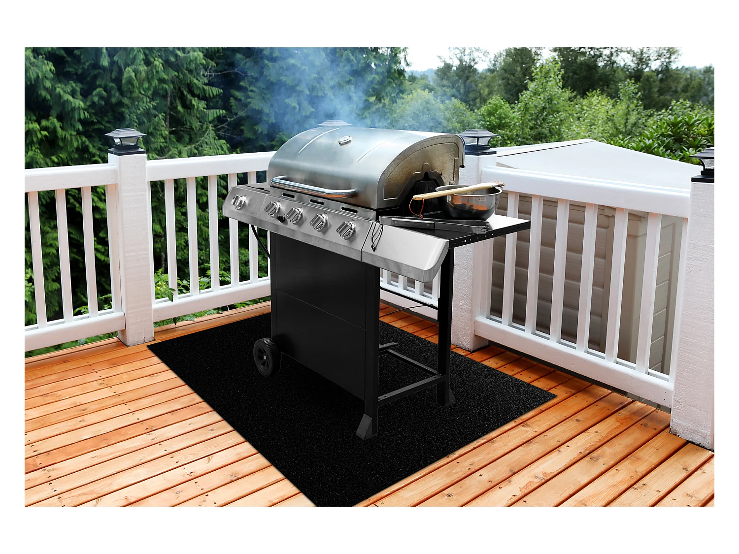 TRIUMPH 990 Grillschutzmatte für Terrasse, draussen – Schwarz 150x200 cm