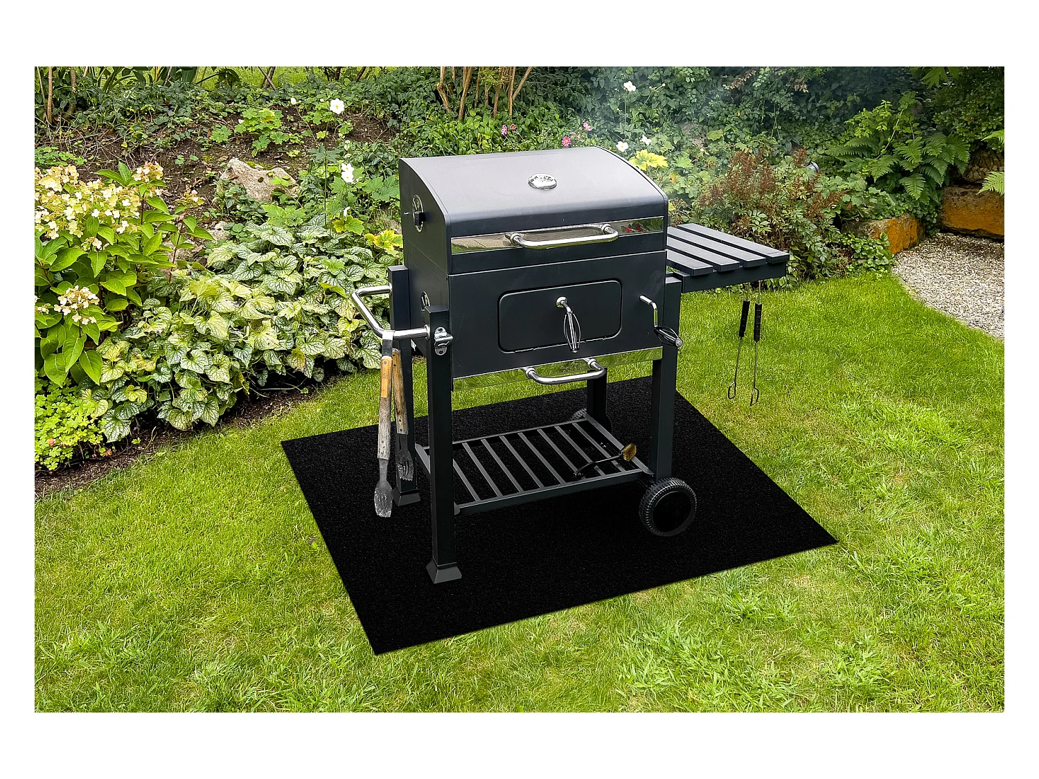 TRIUMPH 990 Grillschutzmatte für Terrasse, draussen – Schwarz 150x200 cm