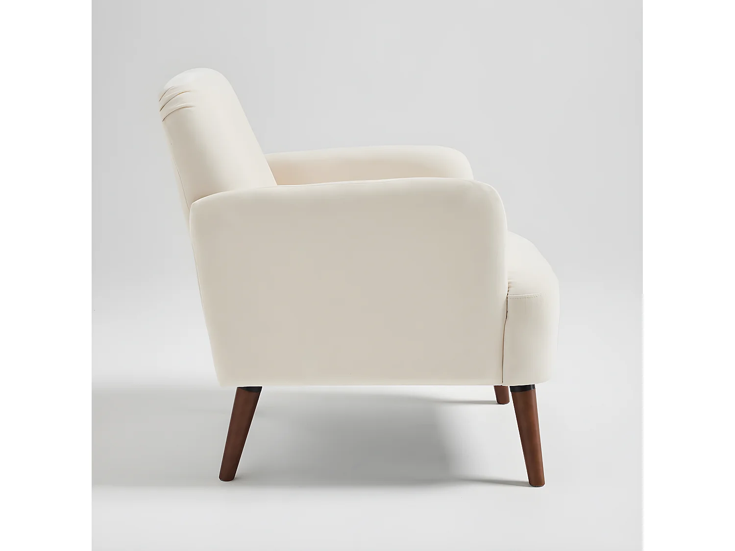 Brooks - Fauteuil rétro en tissu chenille pieds bois foncé - Écru