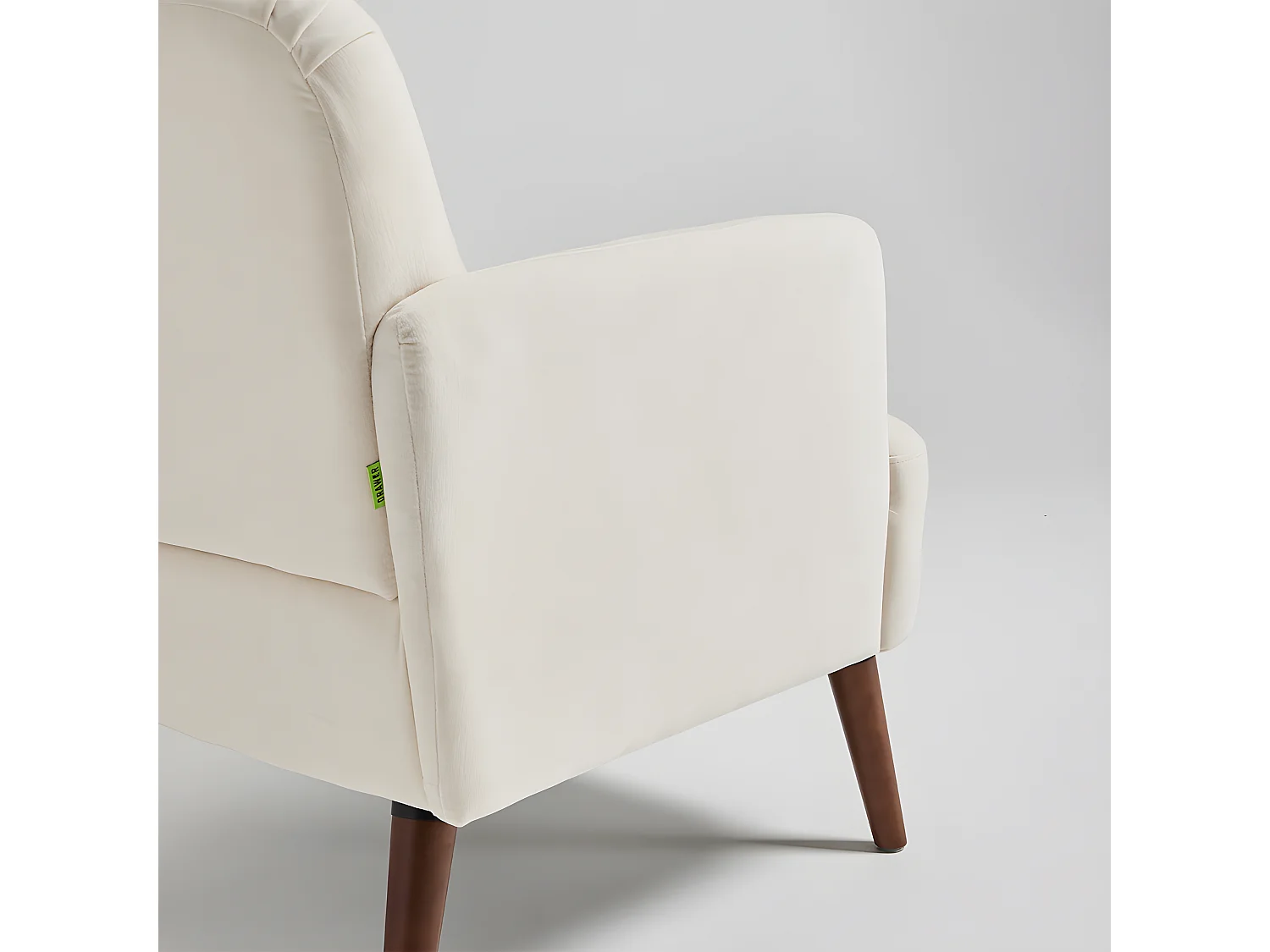 Brooks - Fauteuil rétro en tissu chenille pieds bois foncé - Écru