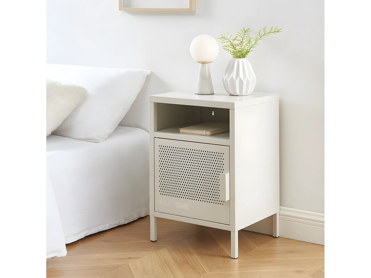 Nino - Table de chevet 1 porte en métal PANTONE - Beige