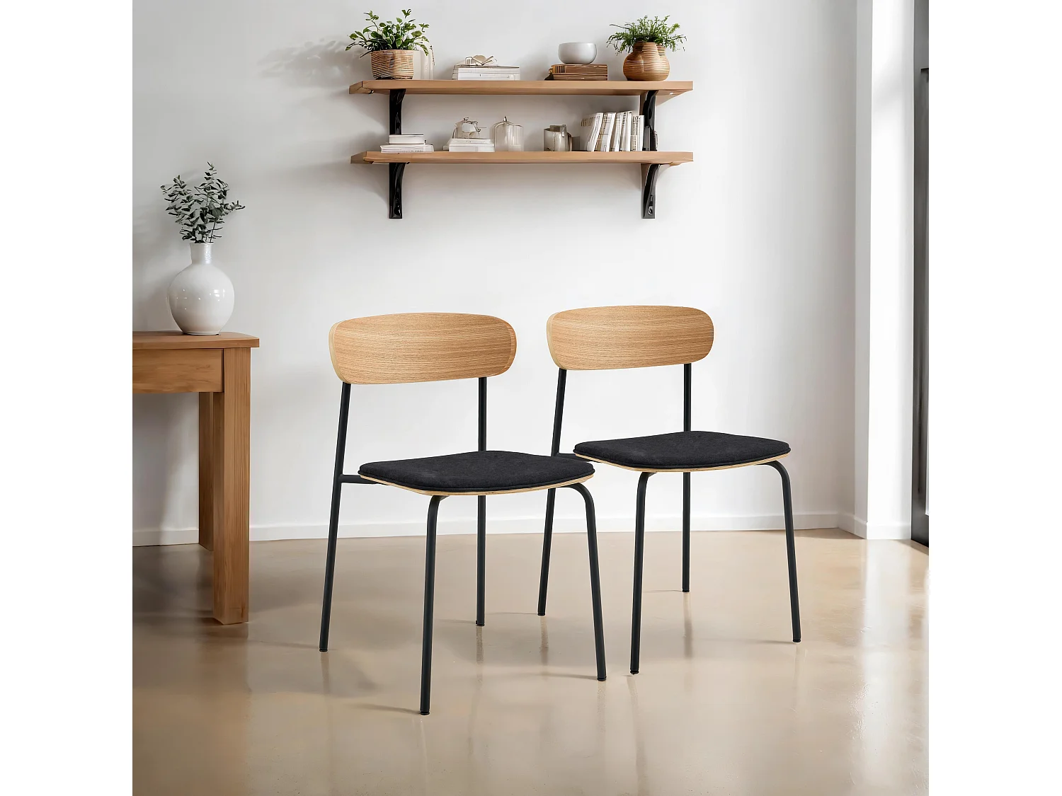 Lot de 2 chaises empilables en bois noir