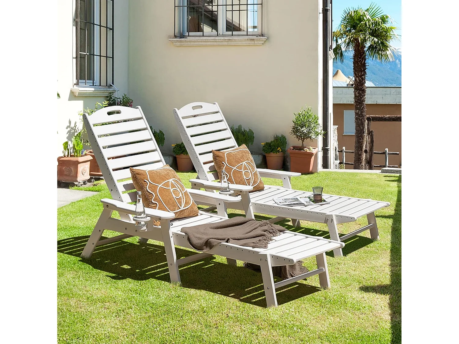 Bain de Soleil Inclinable à Dossier Réglable 5 Positions, Transat Jardin avec Porte-Gobelet Accoudoirs, Chaise Longue pour Piscine Patio Cour, Charge 150 KG, Blanc