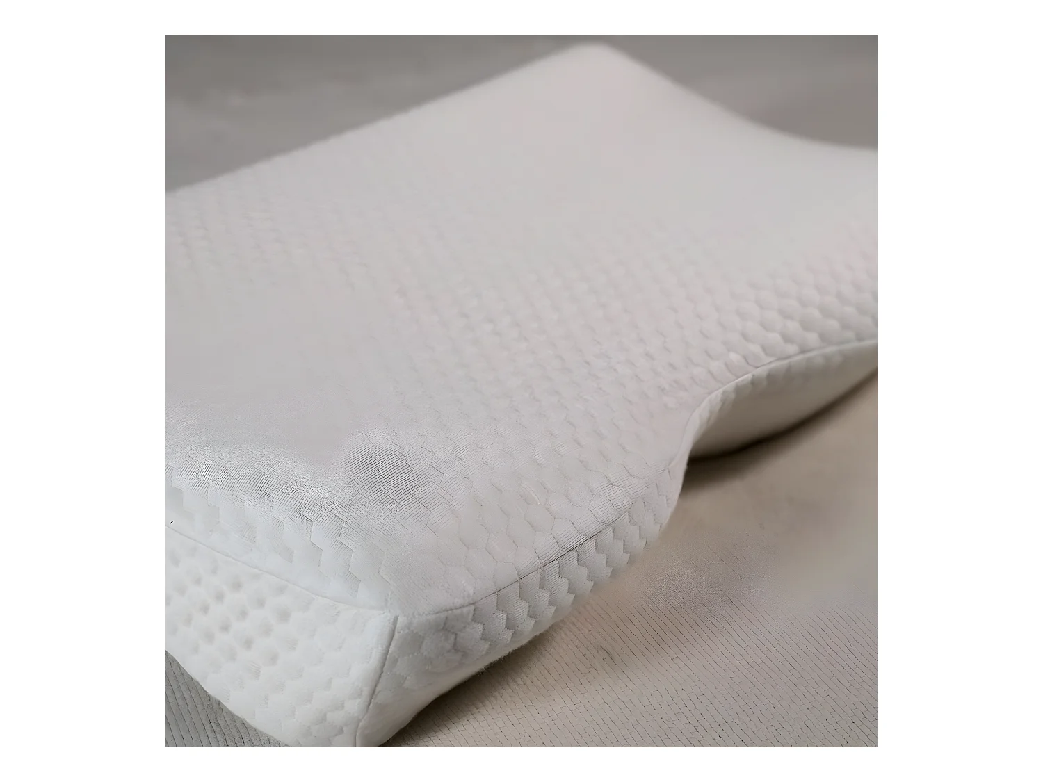 Almohada Ergonómica DE LUJO con funda refrescante ICE FraîcheTouch 60x35x12 y 3 fundas de almohada