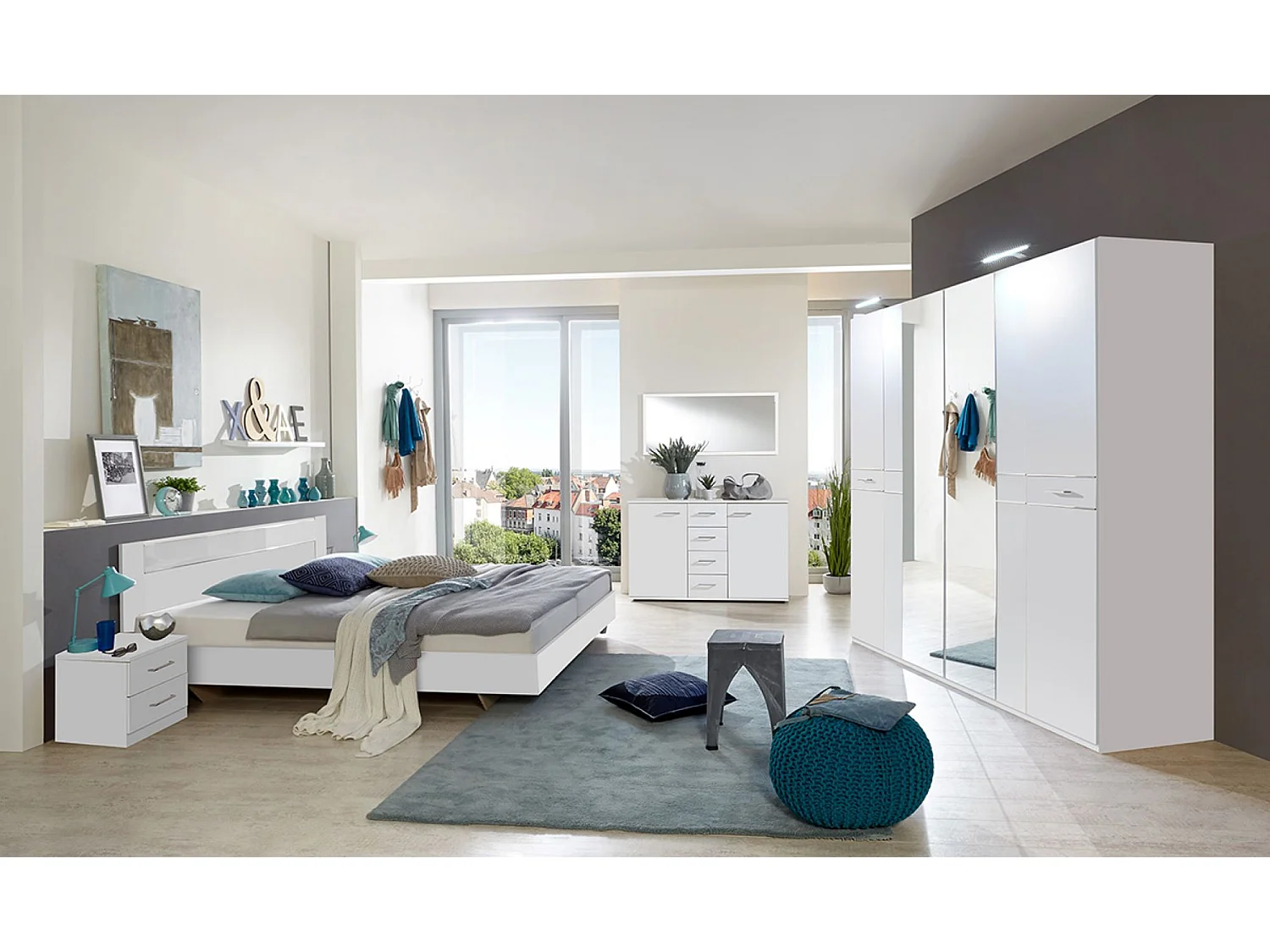 Chambre à coucher complète adulte ( lit adulte 180 x 200 cm + armoire + 2 tables de chevet)