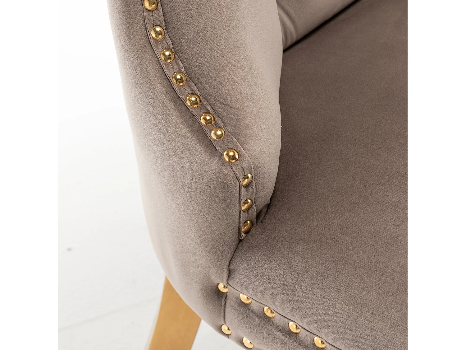 Lot 2 Chaises Salle à Manger Poignée Rectangulaire Cloutées Velours Moka Pieds Gold 54x51x102cm