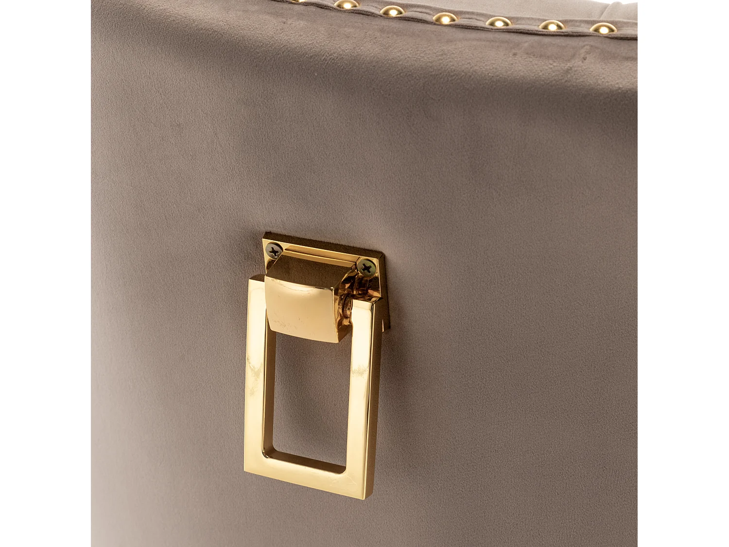 Lot 2 Chaises Salle à Manger Poignée Rectangulaire Cloutées Velours Moka Pieds Gold 54x51x102cm