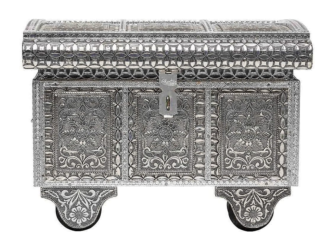 Portagioie in metallo argentato sbalzato 30x20x25h