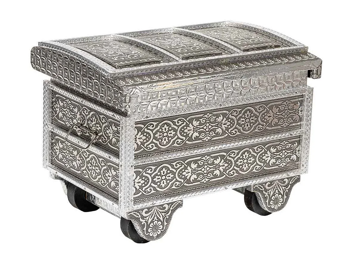 Portagioie in metallo argentato sbalzato 30x20x25h