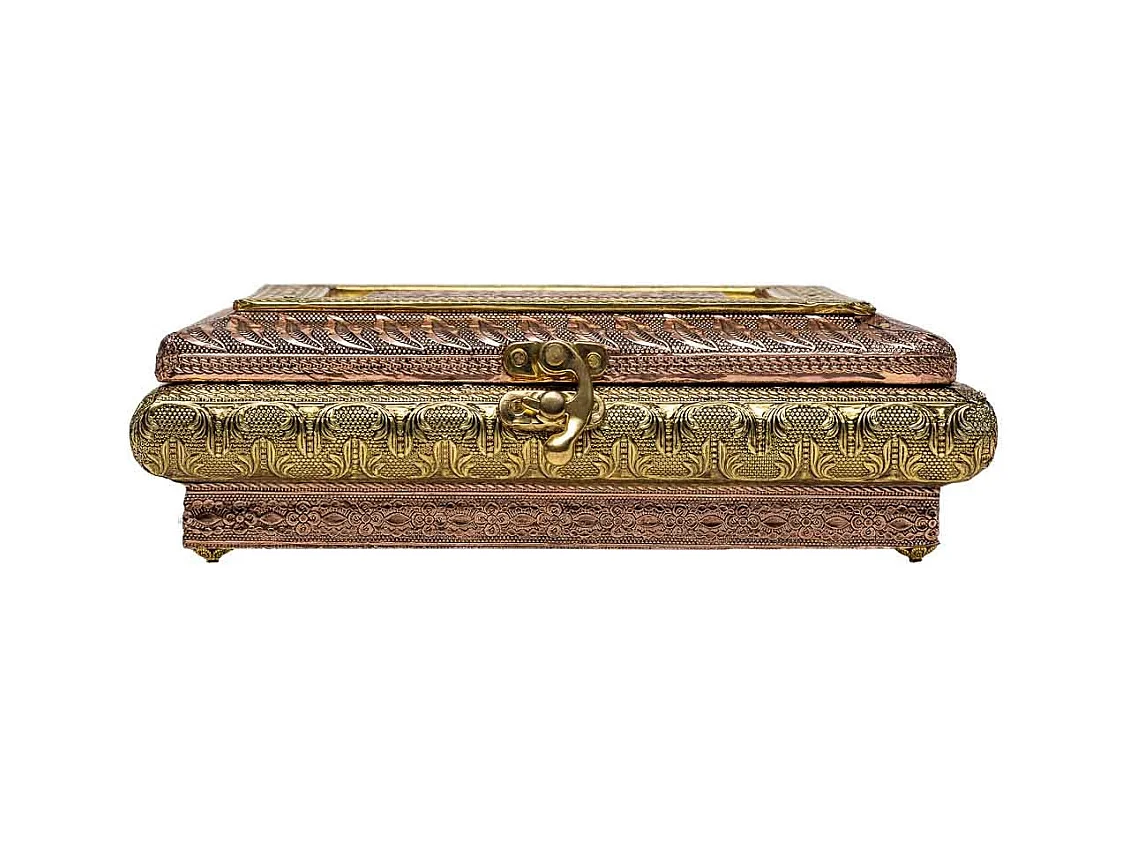 Boîte à bijoux en métal repoussé couleur cuivre 22,5x17x7h