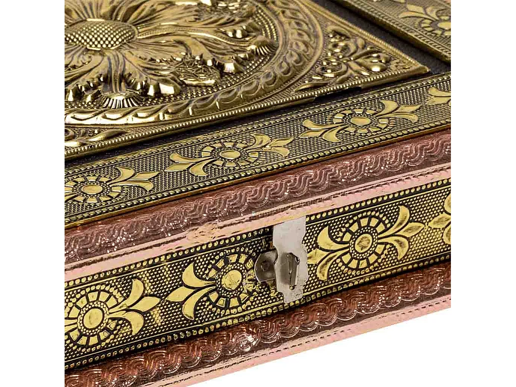 Portagioie in metallo goffrato color rame 25x25x5h