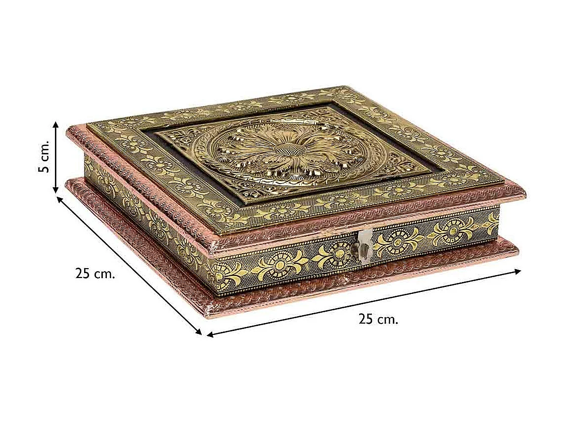 Boîte à bijoux en métal repoussé couleur cuivre 25x25x5h