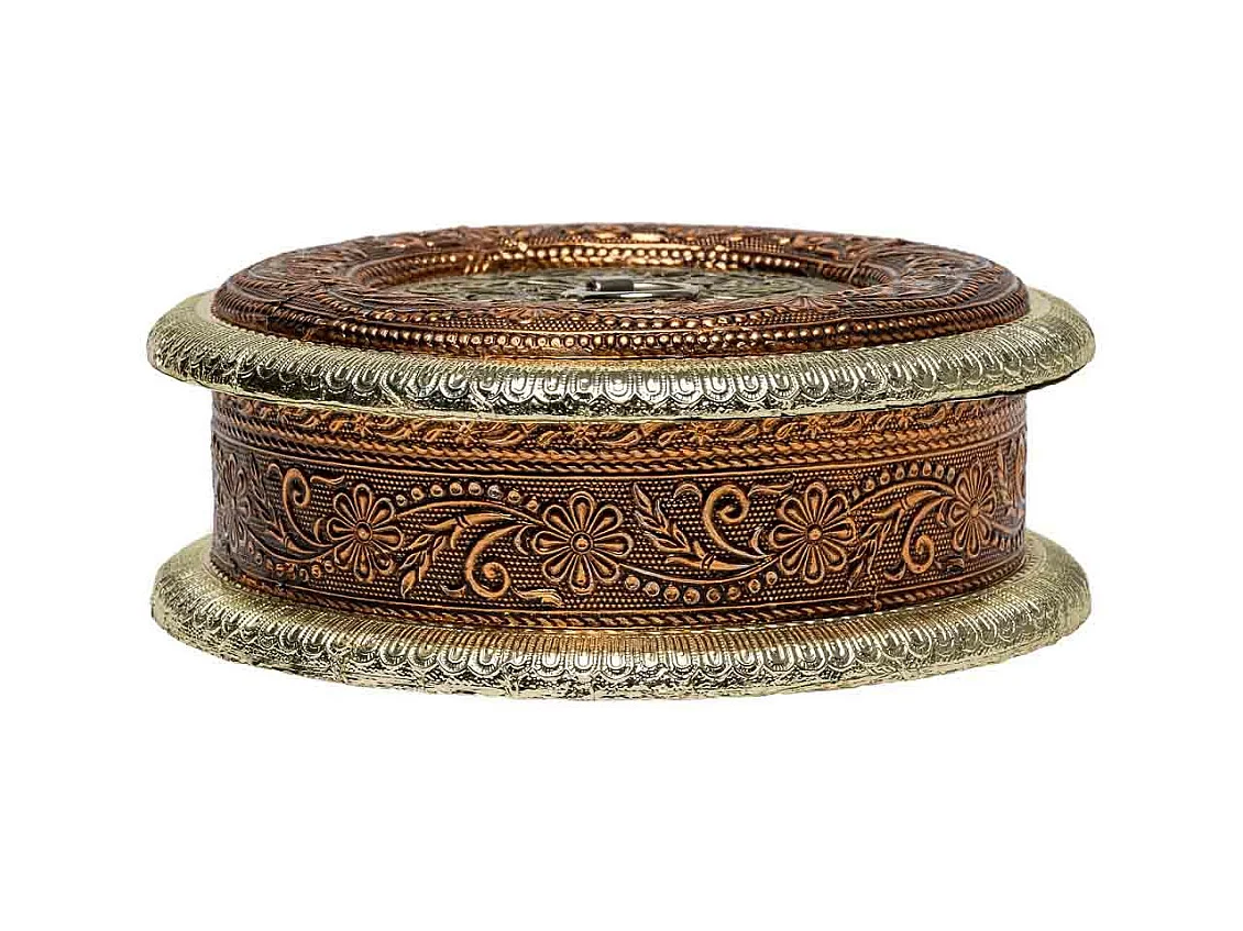 Boîte à bijoux en métal repoussé couleur bronze 20x20x6h