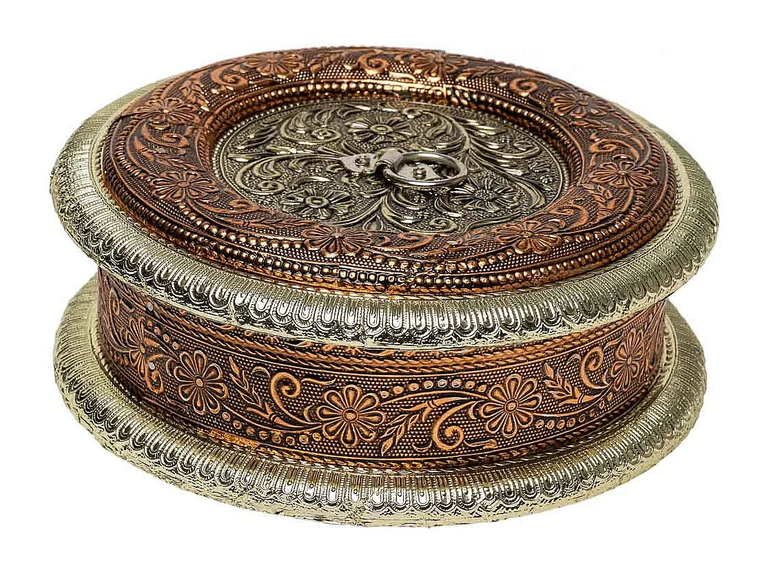 Joyero de metal repujado color bronce 20x20x6