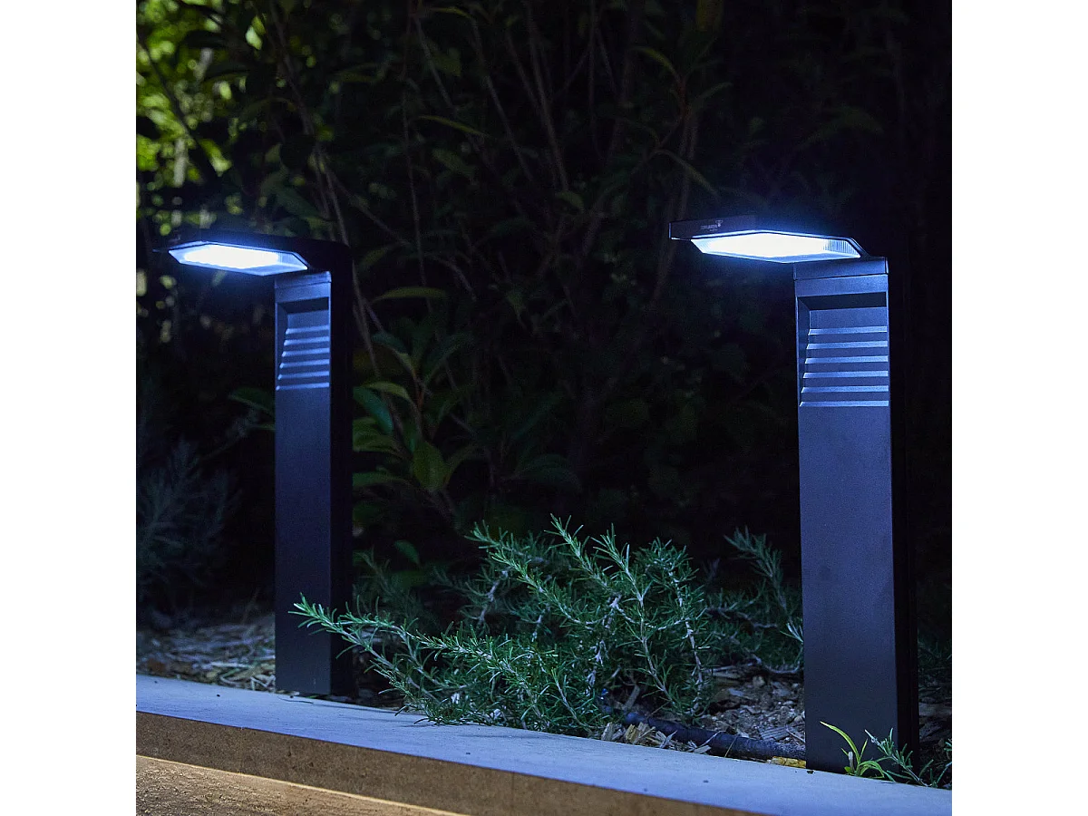 Lot de 8 balises solaires OSTRY Noir Plastique 150LM