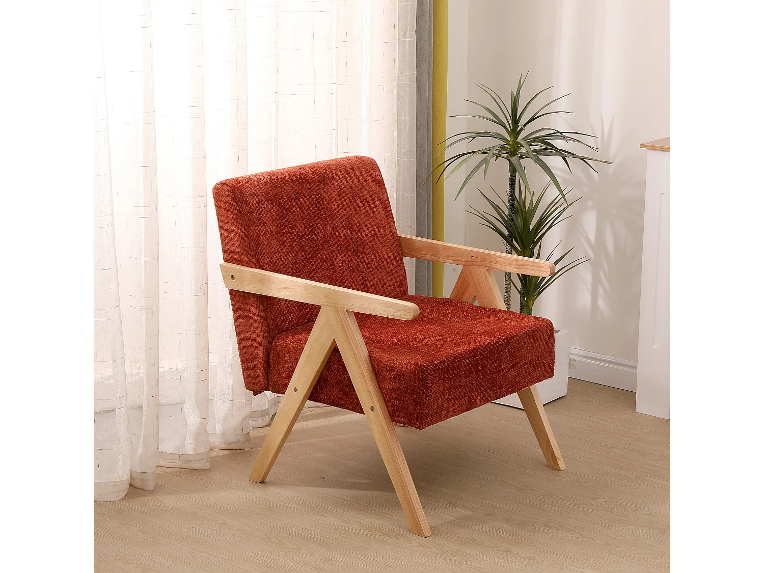 Fauteuil de salon en bois massif et tissu terracotta