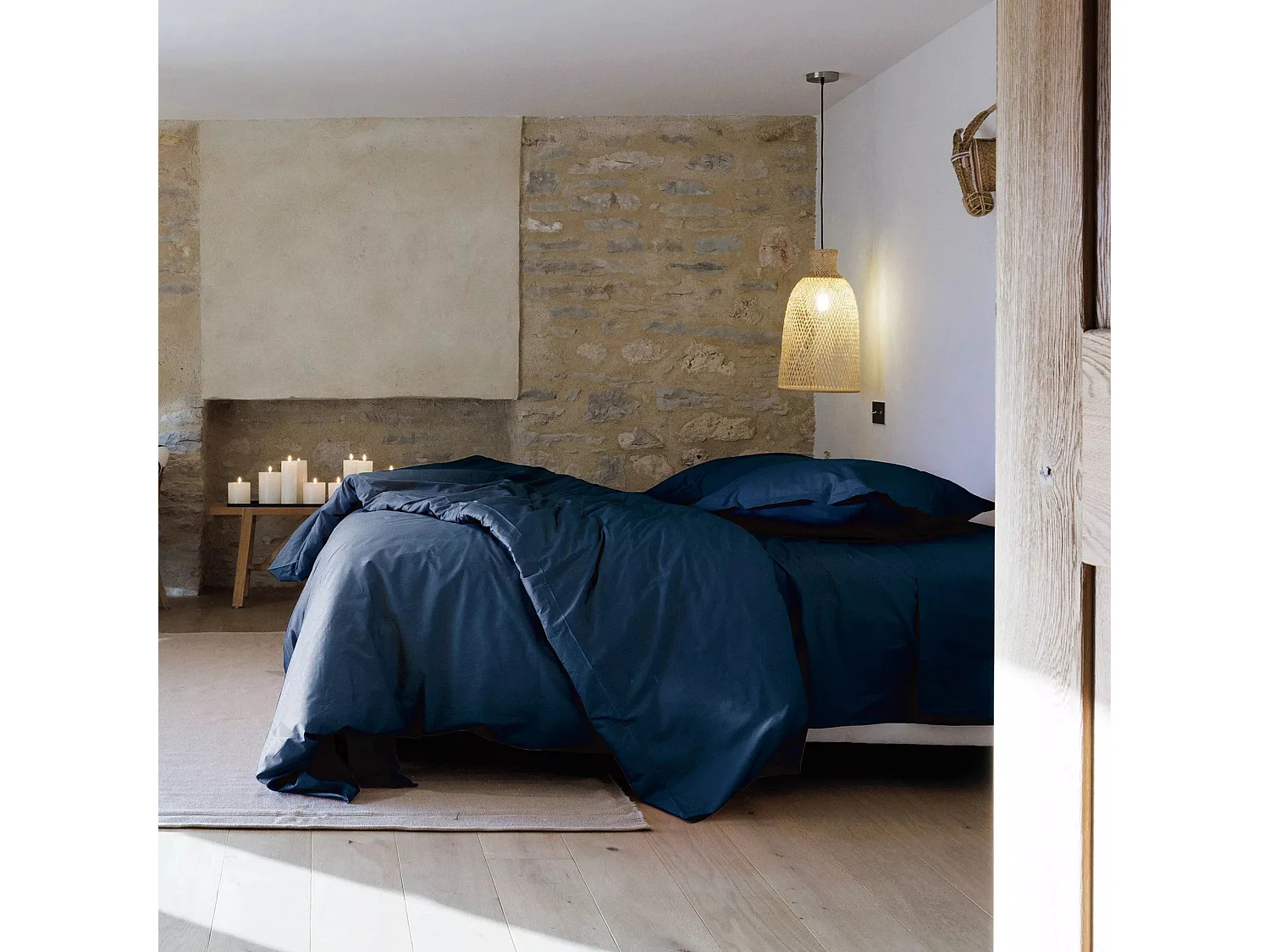 Drap housse uni 180x200 cm bonnet 35 cm percale de coton MANOIR bleu Marine