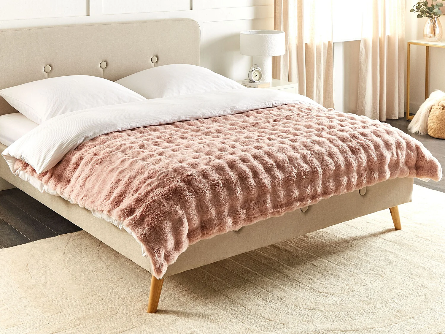 Kuscheldecke Kunstfell rosa 150 x 200 cm flauschig Tagesdecke für Bett Salka