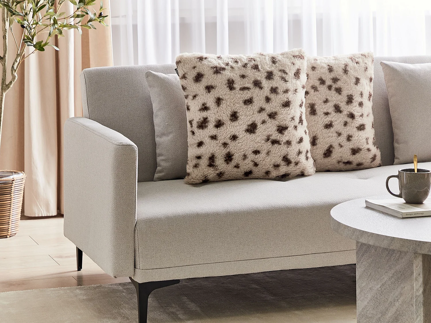 Set van 2 decoratieve kussens KASRA Nepbont 45 x 45 cm Lichtbeige Abstract patroon