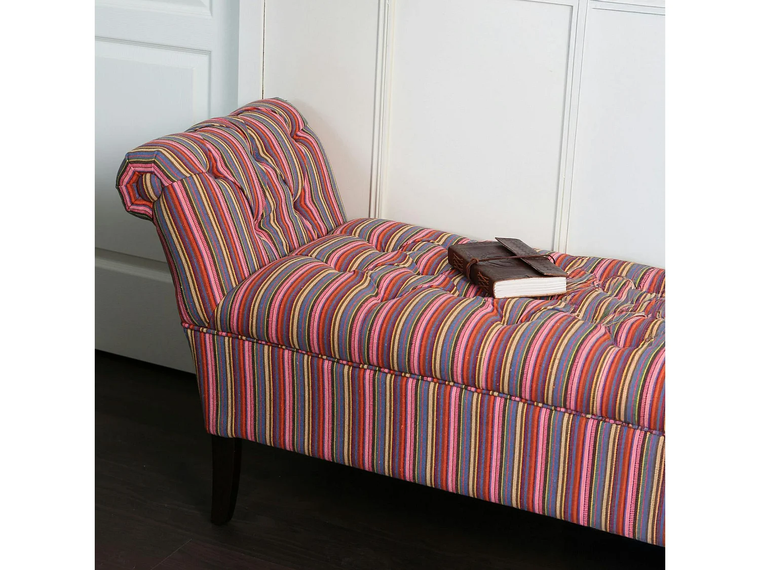 Banc méridienne capitonnée rayures coton BUTTON