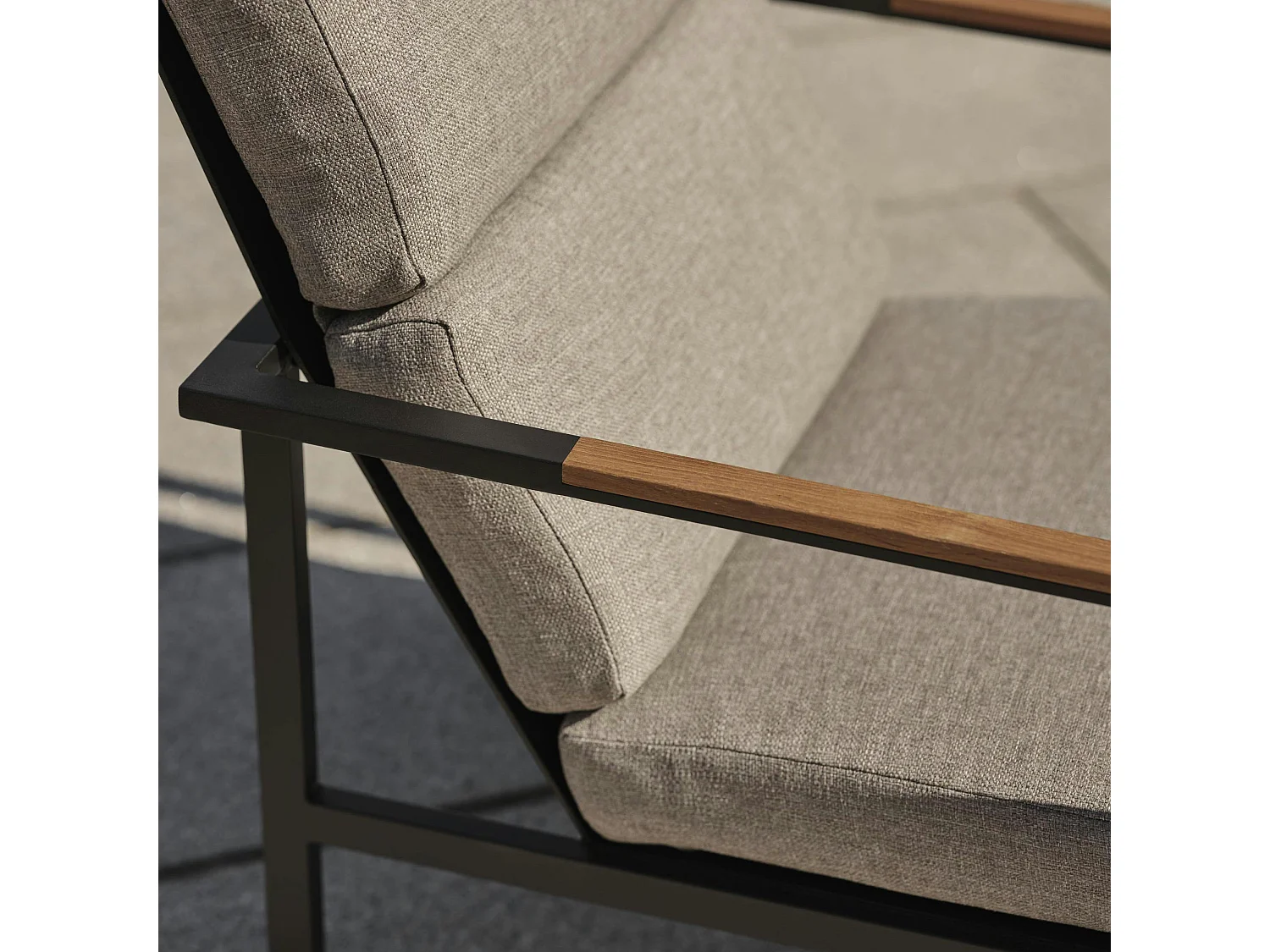 Salon de jardin en aluminium noir et teck (4 pièces) STOCKHOLM