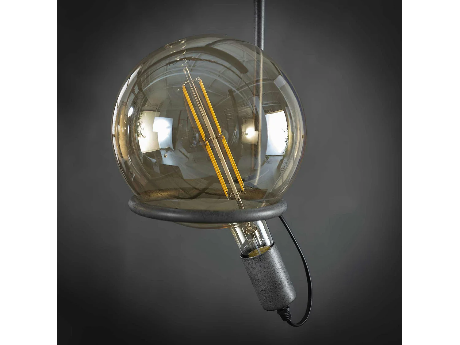 Ampoule globe 20 cm ambré LED filament lumière chaude (E27)