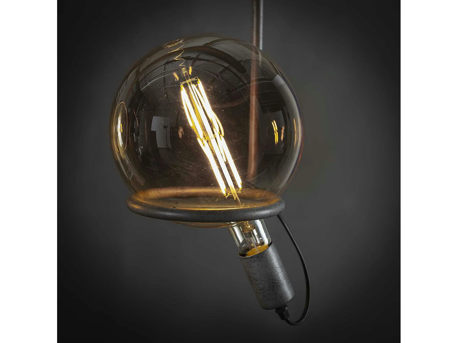 Ampoule globe 20 cm ambré LED filament lumière chaude (E27)