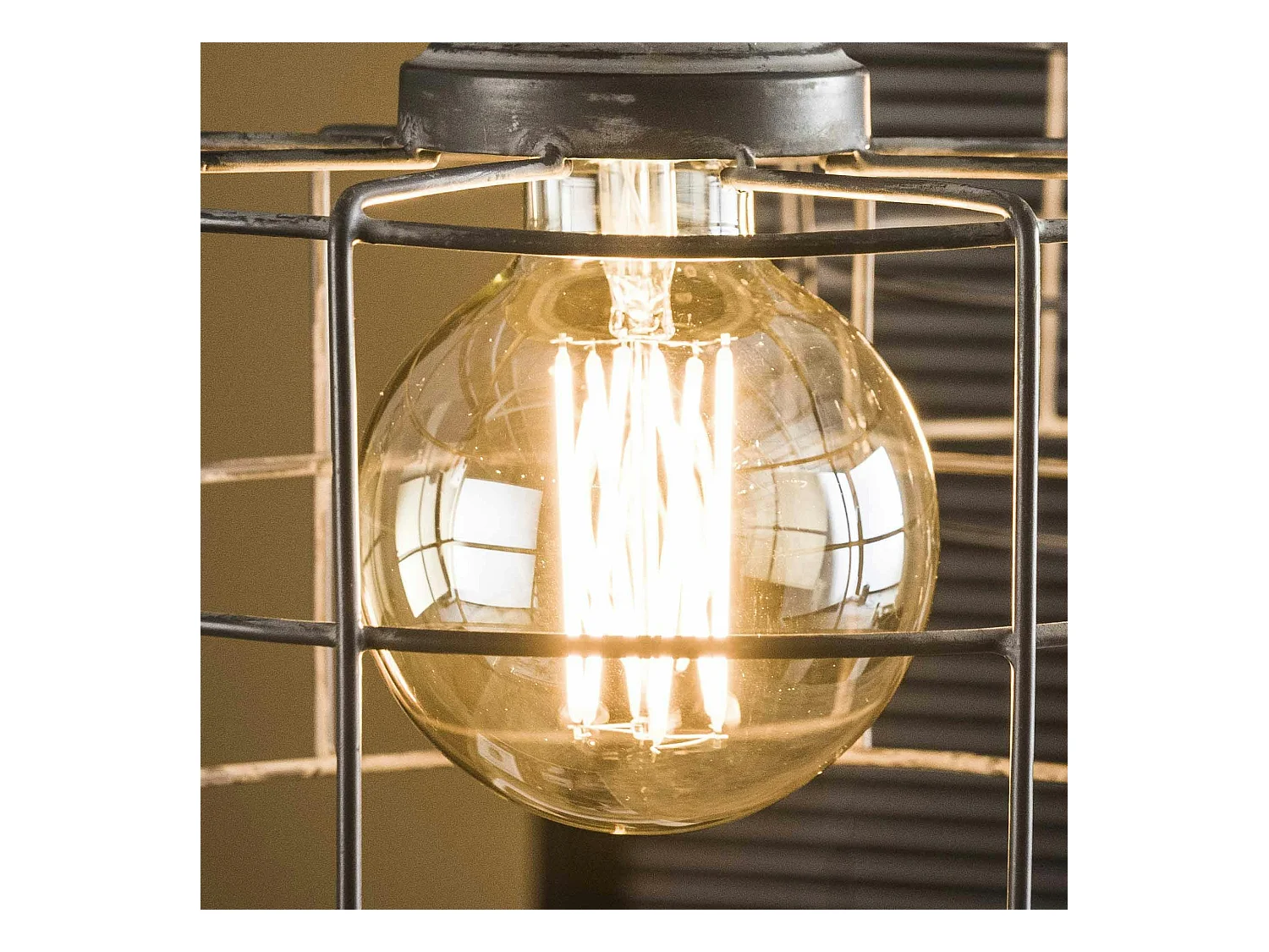 Ampoule globe 9,5 cm ambré LED filament lumière chaude (E27)