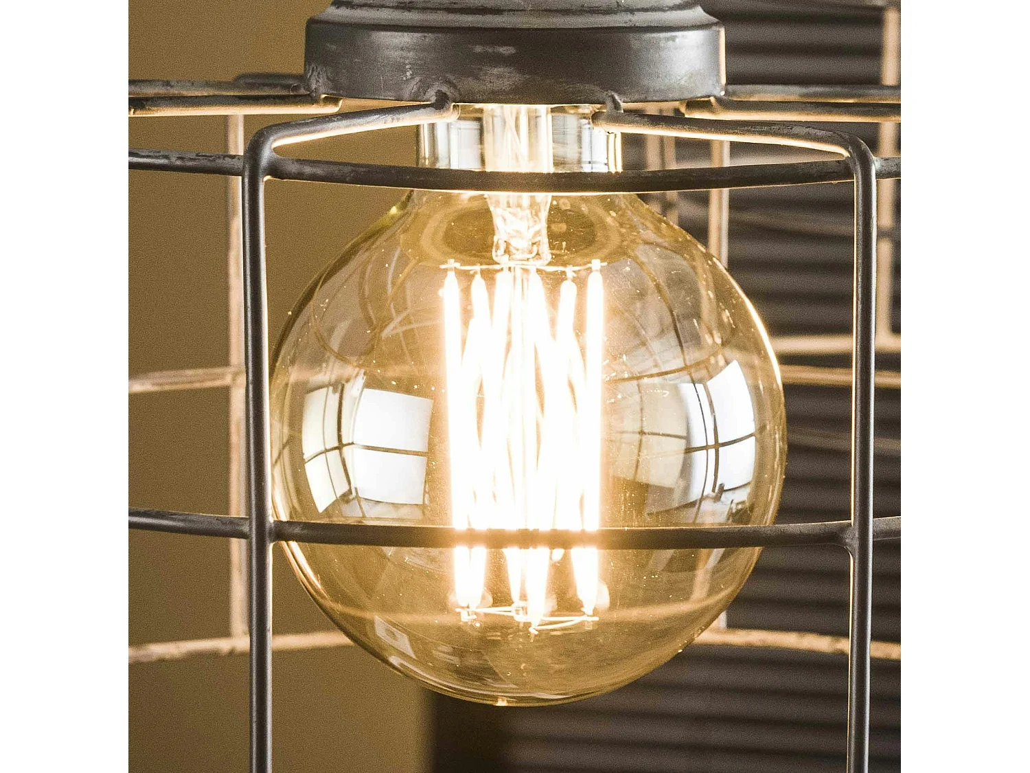 Ampoule globe 9,5 cm ambré LED filament lumière chaude (E27)