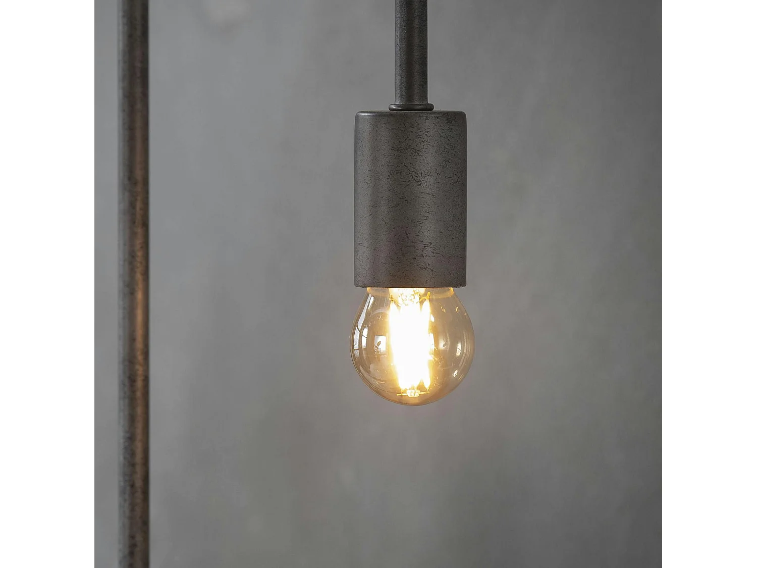 Ampoule globe 4,5 cm ambré LED filament lumière chaude (E27)