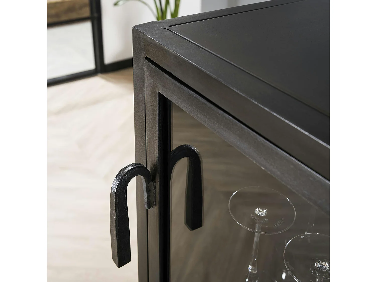 Meuble bar industriel vitré ROADIES