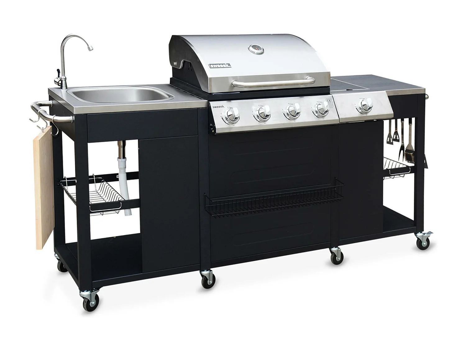 Barbecue. cuisine extérieure gaz - D'Artagnan - Barbecue 5 brûleurs dont 1 feu latéral. inox et noir. évier. planche à découper bois. ustensiles