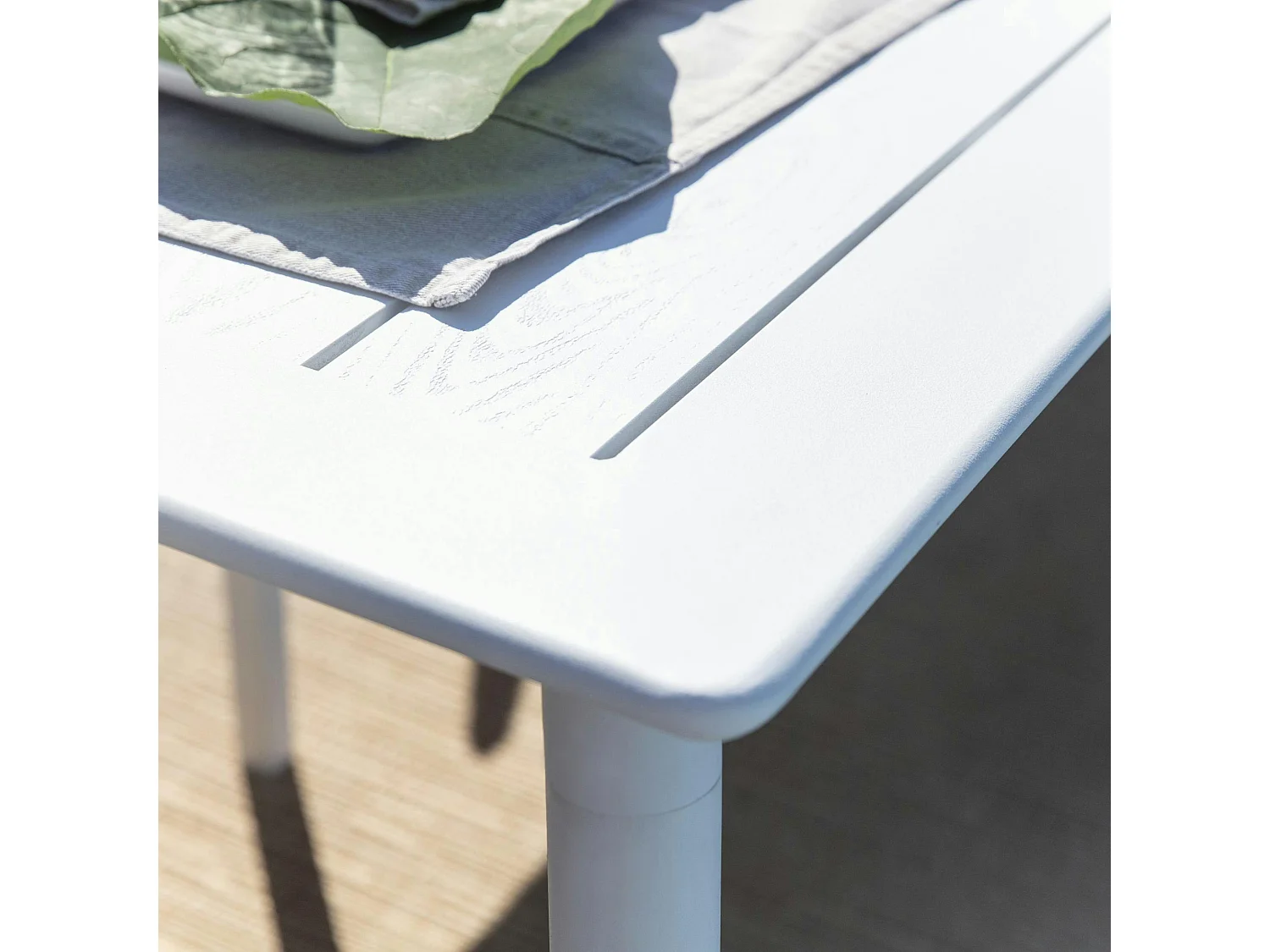 Table de jardin en aluminium finition blanc 200 cm STOCKHOLM
