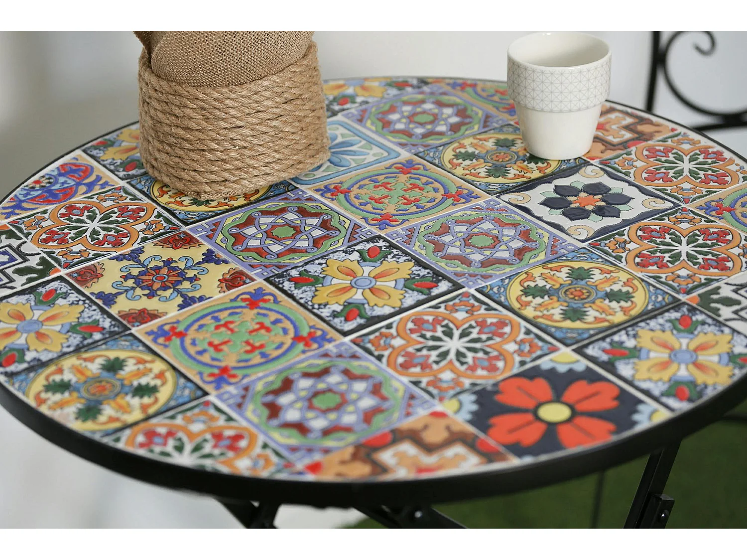 Petite table de jardin carreaux de ciment mix couleurs D60 GRENADE