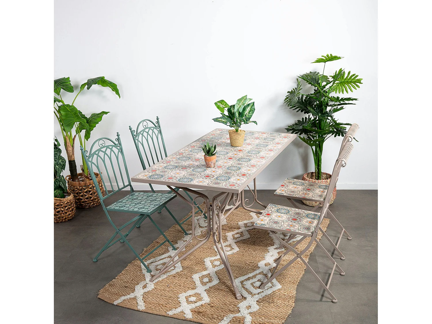 Table de jardin motif rosace 140 cm GRENADE