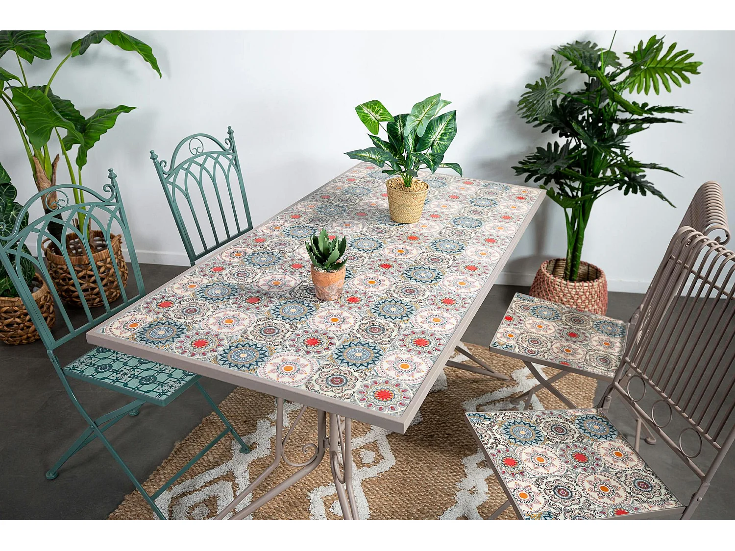 Table de jardin motif rosace 140 cm GRENADE