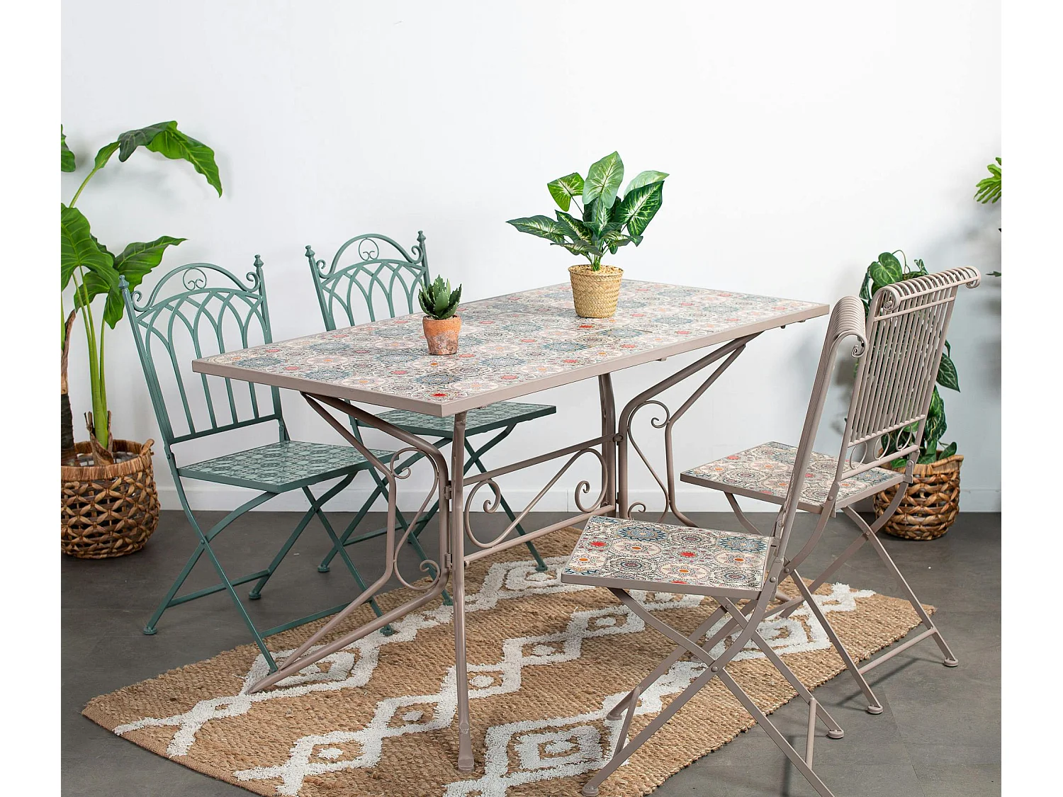 Table de jardin motif rosace 140 cm GRENADE