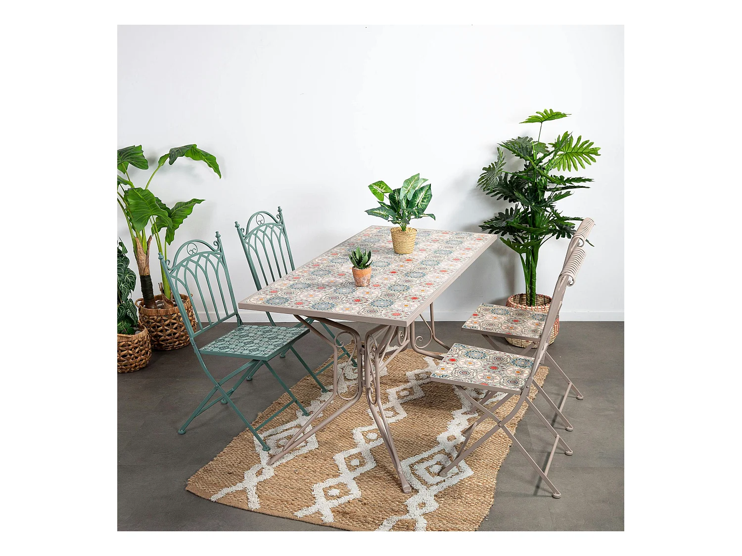 Table de jardin motif rosace 140 cm GRENADE