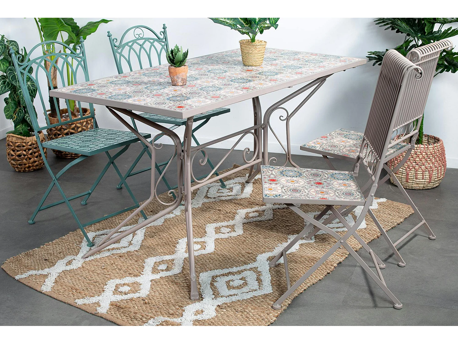 Table de jardin motif rosace 140 cm GRENADE