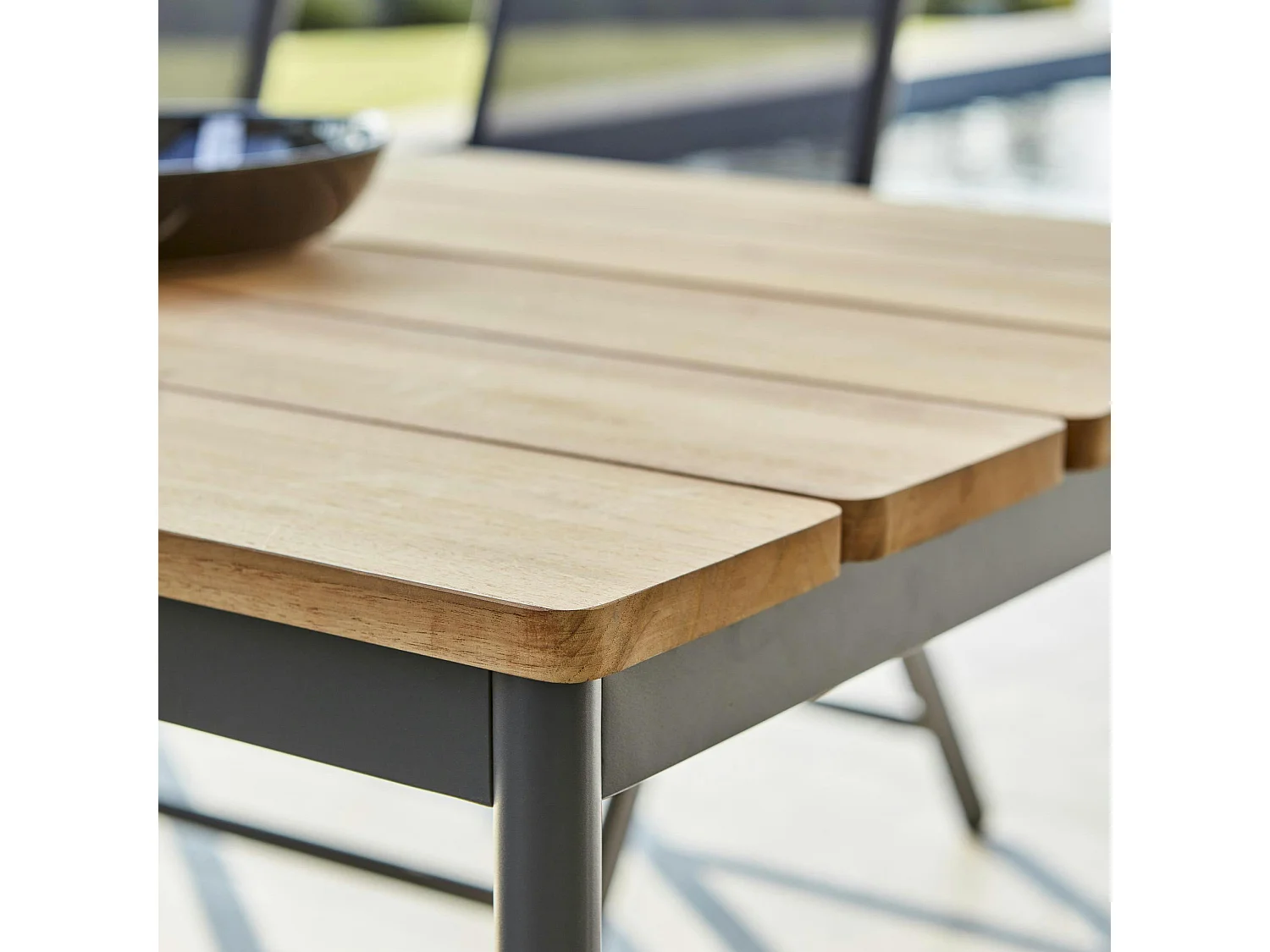 Table de jardin en aluminium gris ardoise et teck 238 cm OSLO