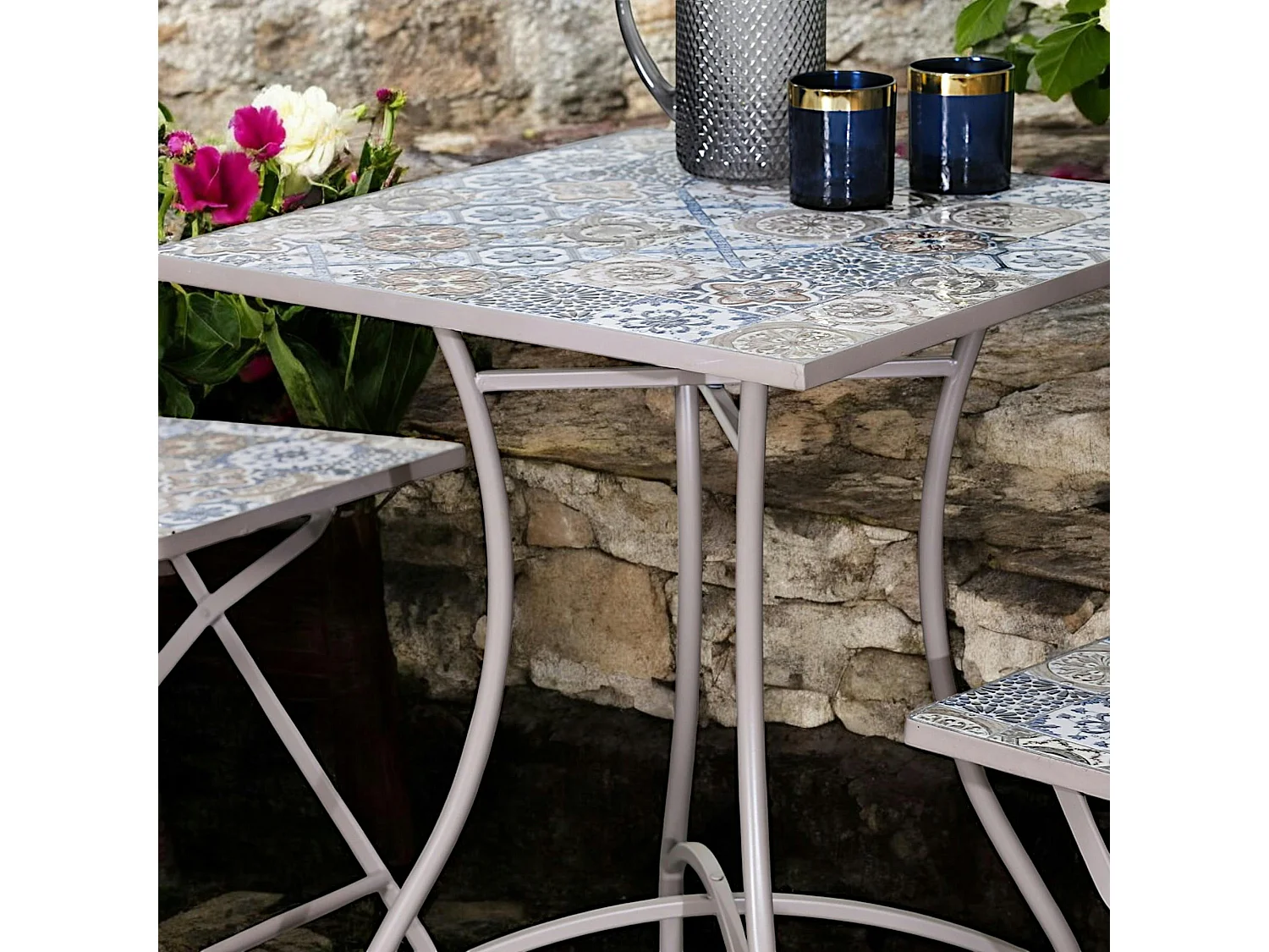 Petite table de jardin carreaux de ciment bleu et taupe 58 cm GRENADE