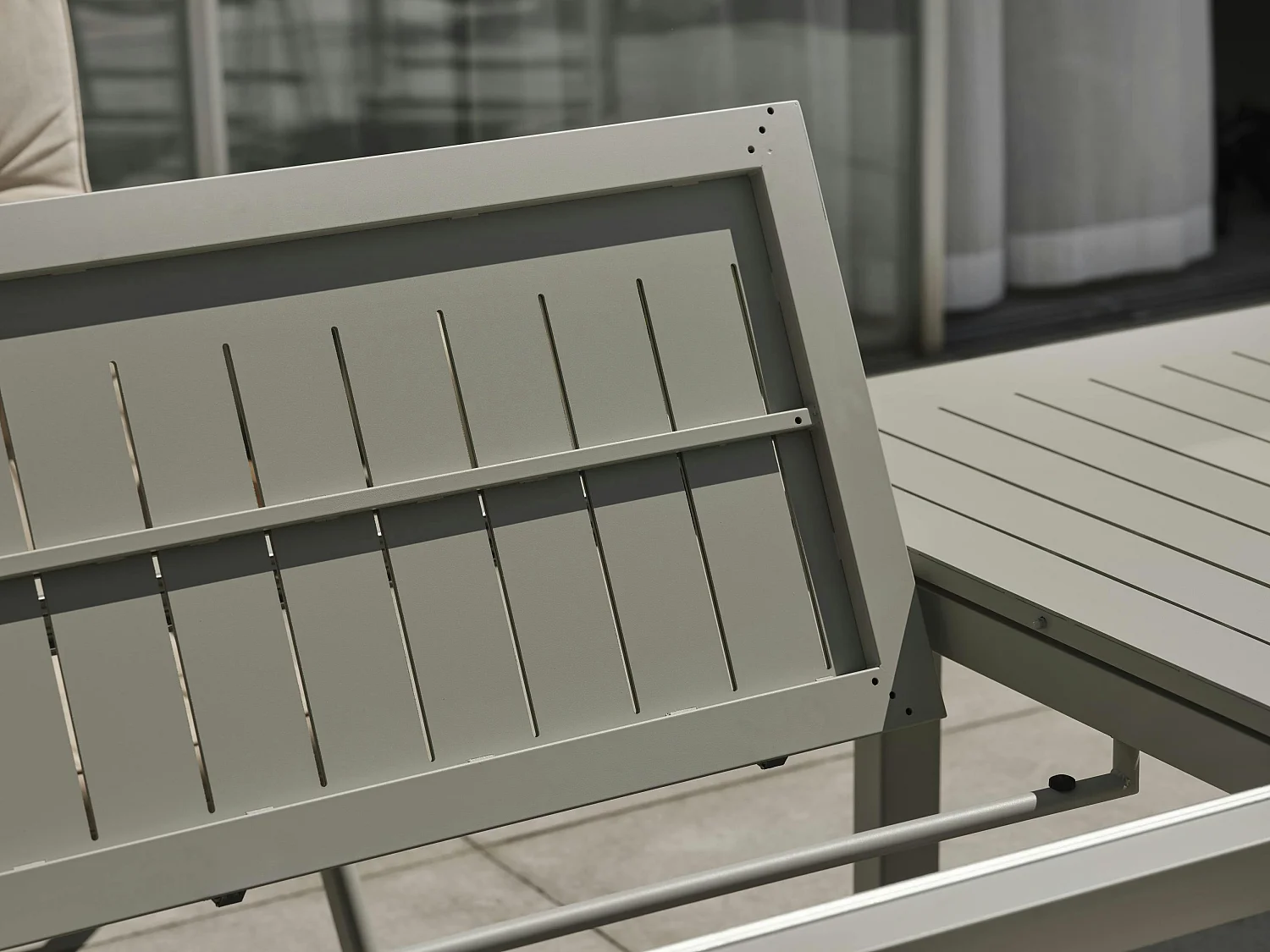 Table de jardin extensible en aluminium gris sable 194/314 cm OSLO