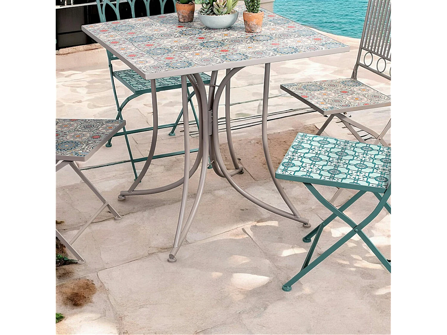 Table de jardin motif rosace 78 cm GRENADE