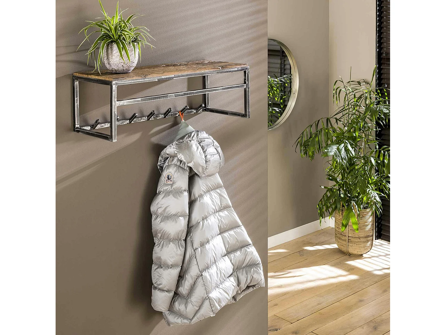 Portemanteau mural bois recyclé brut 7 crochets 1 étagère OMSK
