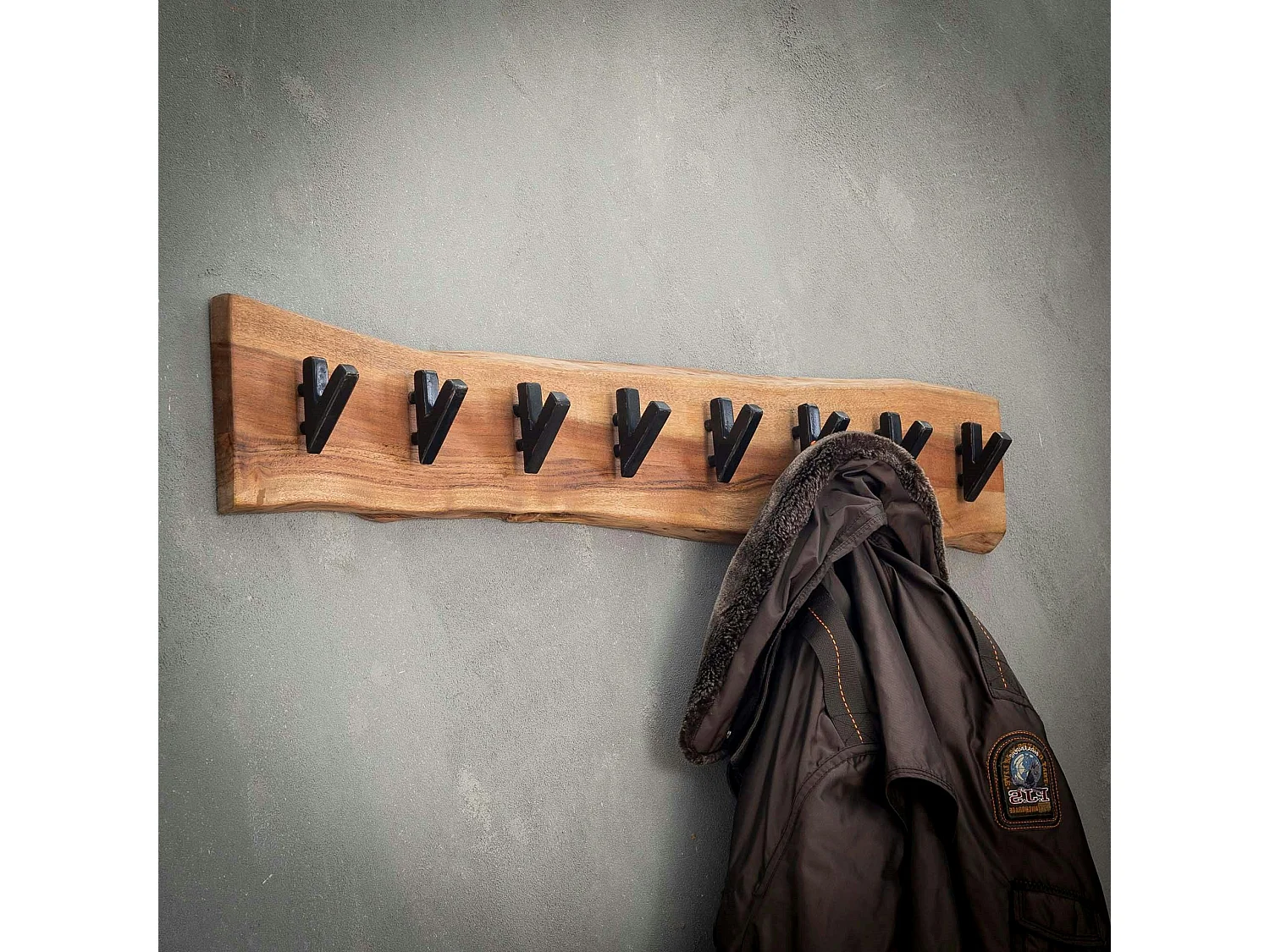 Portemanteau mural bois massif 8 crochets TRIBECA