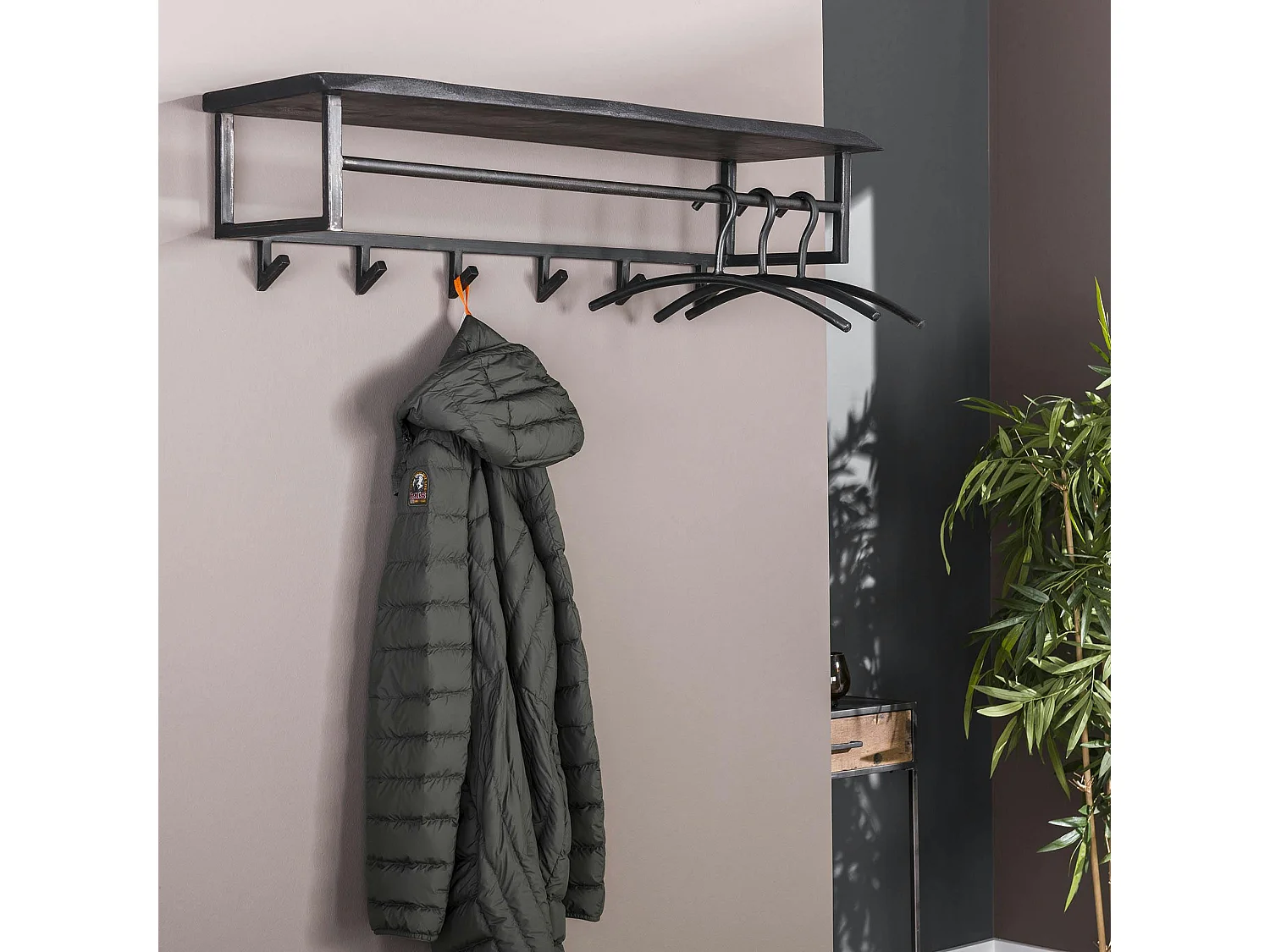 Portemanteau mural noir 6 crochets 1 étagère bois MELBOURNE