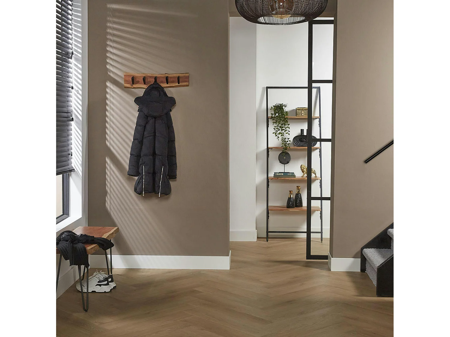 Portemanteau mural bois massif 5 crochets TRIBECA